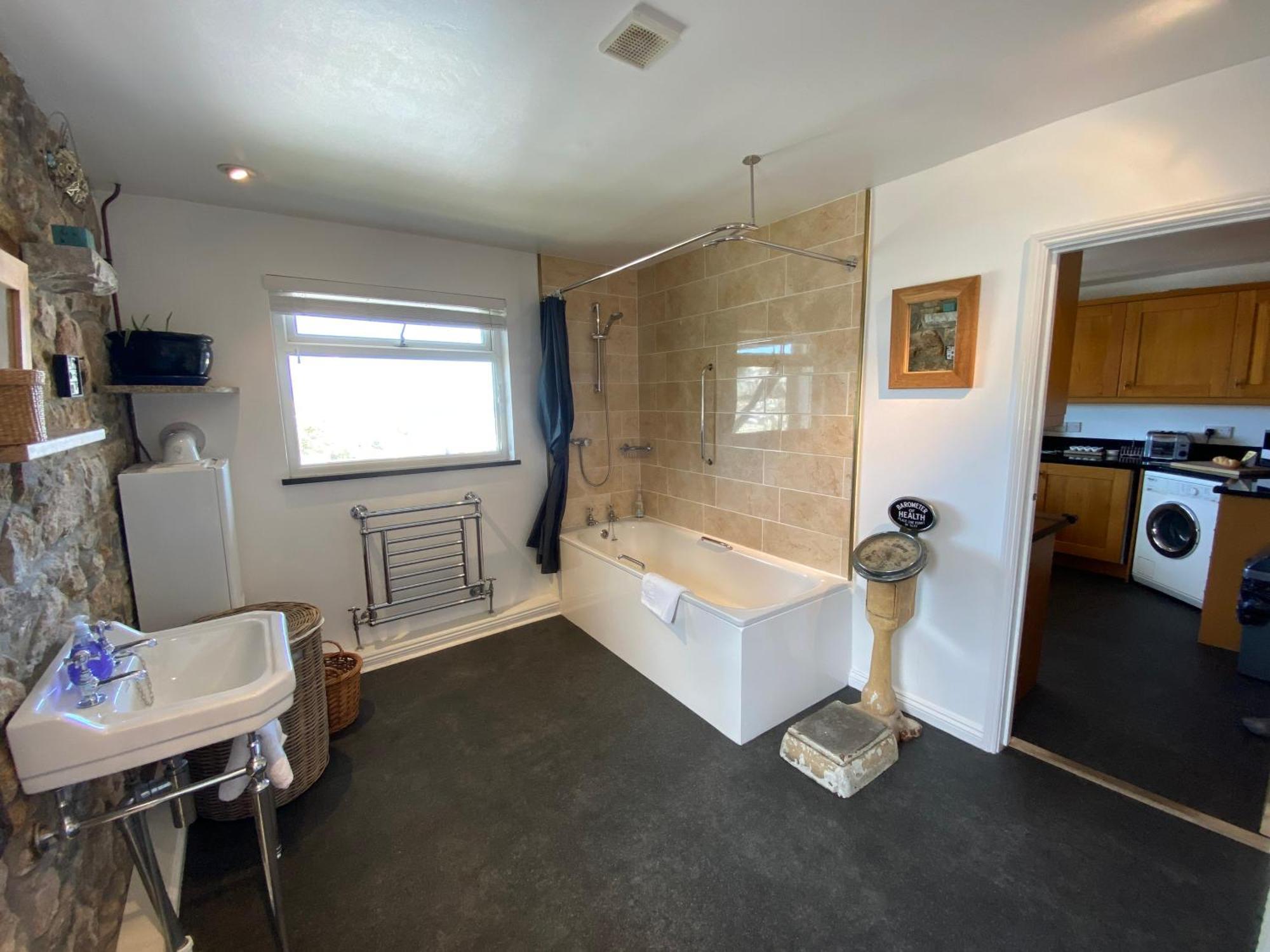 Huer'S Watch A Beautifully Presented Private Apartment With Far Reaching Views Over St Ives Harbour And Bay And Free Onsite Parking For Larger Groups Book Along With Our Connecting Two Sister Apartments Zewnętrze zdjęcie